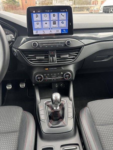 Ford Focus (2018) 2.0TDCi 110KW 1.Majitel ST  - fotka 21 z 34