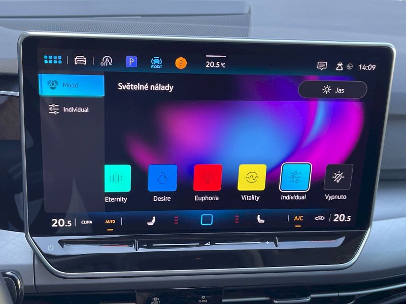 Volkswagen Golf Variant (2024) 1,5 eTSI 85 kW Life - fotka 16 z 34