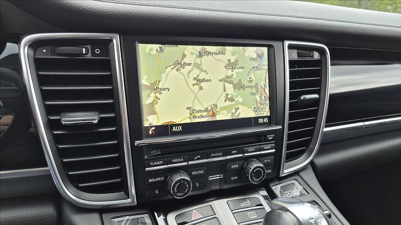 Porsche Panamera 3,0 309 KW Sport Chrono DPH - fotka 15 z 25
