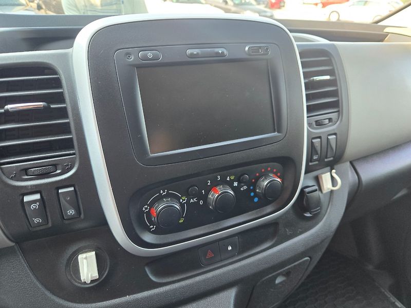 Renault Trafic (2020) 1.6 DCi 8.místné,nové CZ LONG - fotka 11 z 21