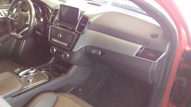 Mercedes-Benz GLE (2015) 450I,270KW,LED,PANOR.ALU r.21 - fotka 16 z 36