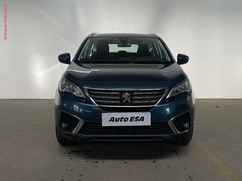 Peugeot 5008 (2017) 1.2 PT, Active - fotka 2 z 15