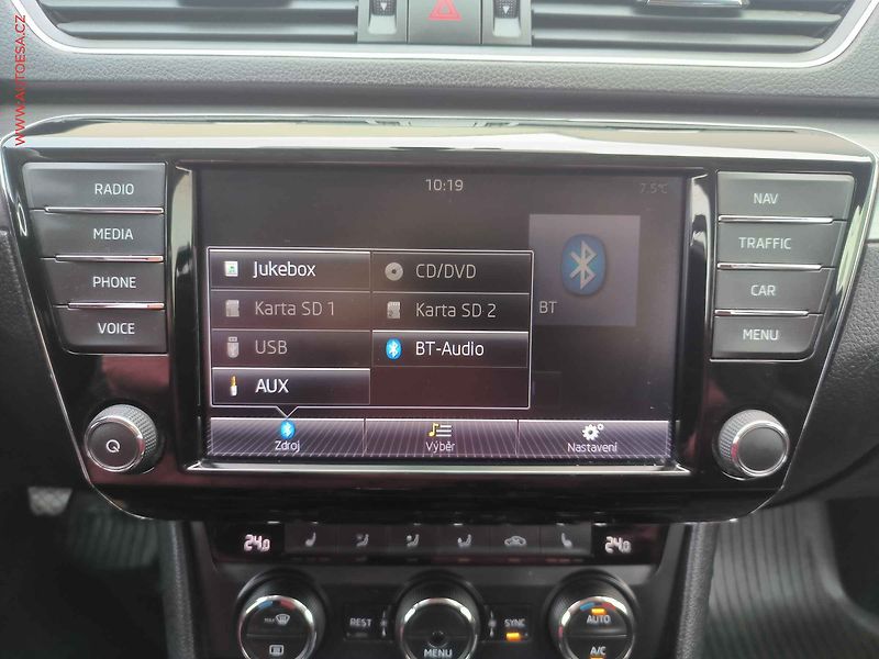 Škoda Superb (2016) 2.0 TDi, Style, bixen, navi - fotka 13 z 21