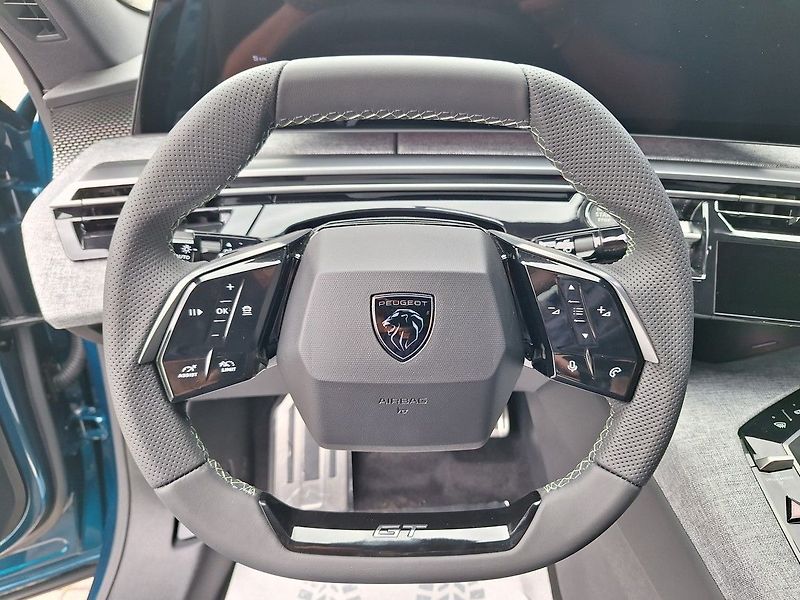 Peugeot 3008 (2026) GT Plug-in HYBRID 195 e-DCS7 - fotka 10 z 23