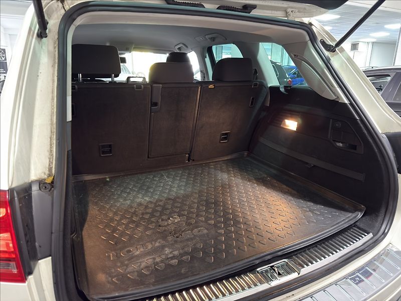 Volkswagen Touareg 3,0   TDI PO ROZVODECH ACC 360 - fotka 24 z 28