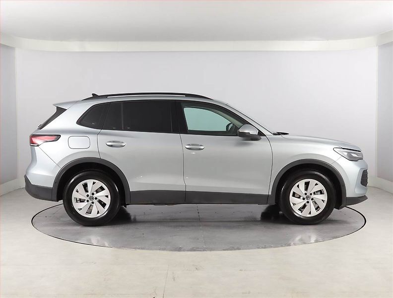 Volkswagen Tiguan (2025) Elegance 1.5 eTSI - fotka 6 z 22