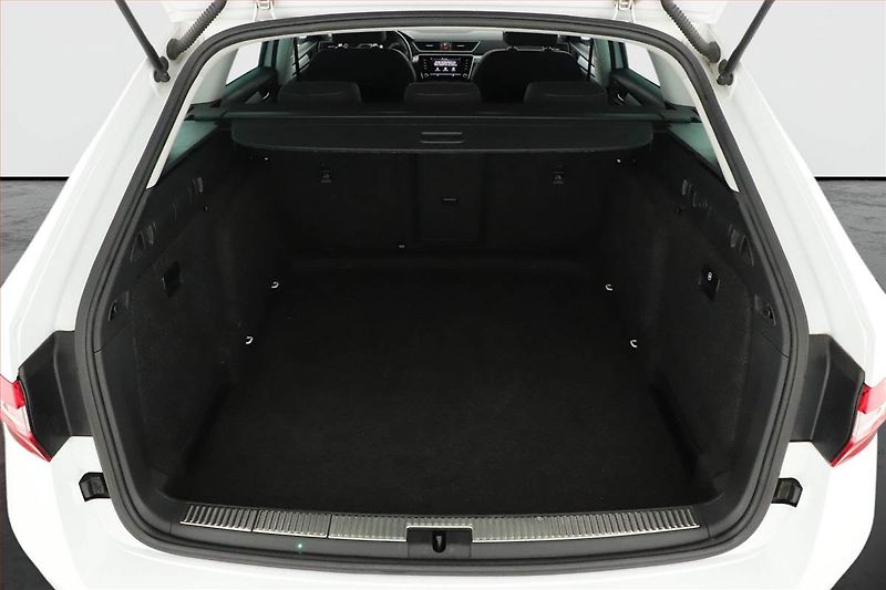 Škoda Superb (2021) 2.0 TDI - fotka 11 z 18