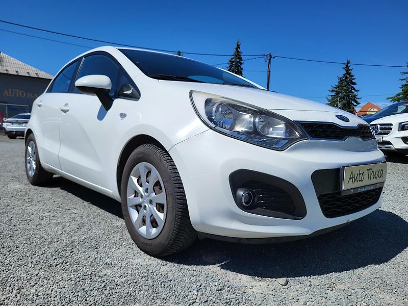 Kia Rio 1.4 i DOHC 16V 80kW - fotka 25 z 35