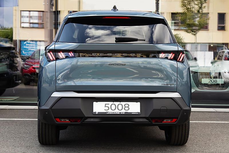 Peugeot 5008 (2026) 1,2 ALLURE Hybrid 145 e-DCS6 - fotka 6 z 18