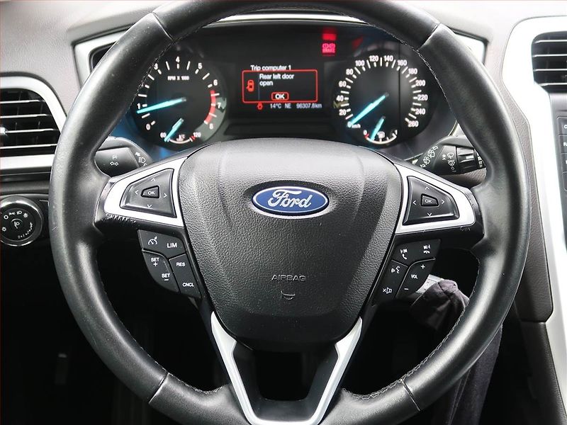 Ford Mondeo (2015) Trend 1.5 EcoBoost, Tempomat - fotka 17 z 20