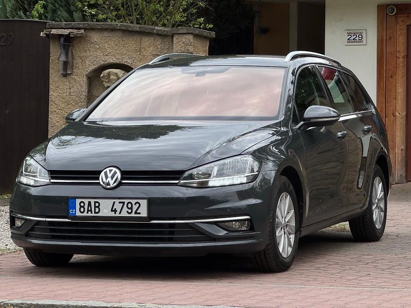 Volkswagen Golf Variant 1.6TDi 1.MAJITEL ČR DPH SERVIS - fotografie inzerátu