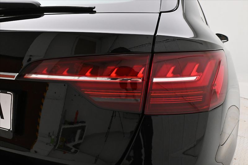 Audi A4 2,0 40TDI 150 kW S-Tronic Záru - fotka 33 z 34