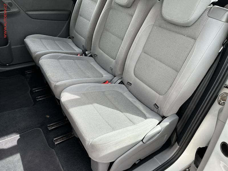 Volkswagen Sharan (2011) 2.0 TDi, Comfortline - fotka 10 z 23
