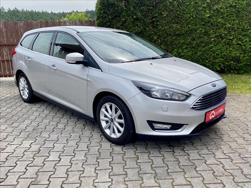 Ford Focus 1,5 TDCi NAVI VÝHŘEV - fotka 7 z 43