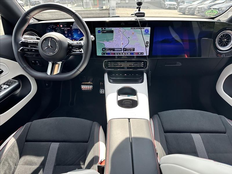 Mercedes-Benz CLA 200 4MATIC AMG linie - fotka 8 z 12