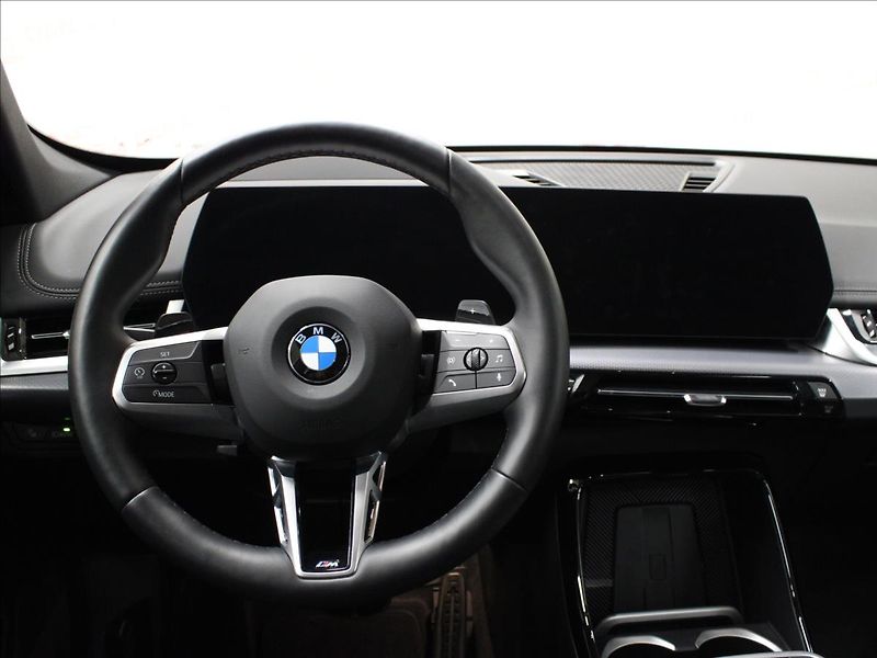BMW X1 2,0 xDrive 23i M-paket zánovní - fotka 28 z 34