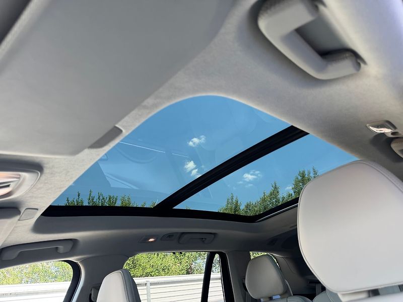 Volvo XC90 (2026) ULTRA T8, 360°, PANORAMA, VZDU - fotka 22 z 25