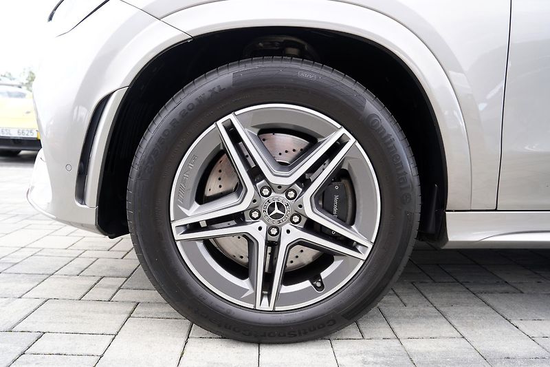 Mercedes-Benz GLE (2021) 350de 4Matic AMG 9AT/ČR - fotka 16 z 50
