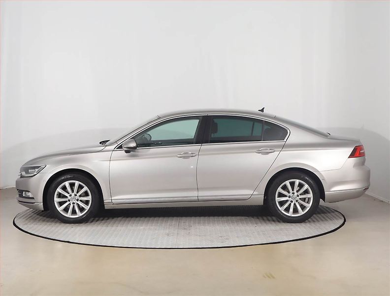 Volkswagen Passat (2015) 1.8 TSI, Automat, Serv.kniha - fotka 3 z 24