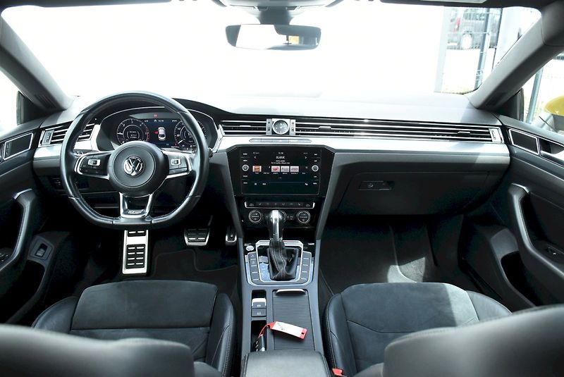 Volkswagen Arteon (2018) R-Line  2.0 BITDI 176kW 4x4 DS - fotka 5 z 32