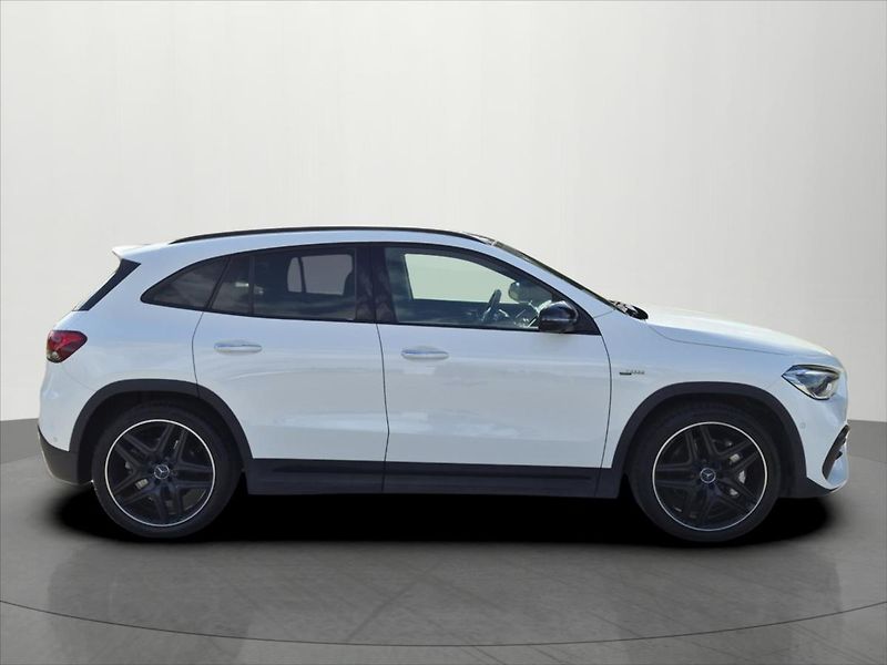 Mercedes-Benz GLA 2,0 225 Kw 35AMG 4MATIC ČR - fotka 8 z 24