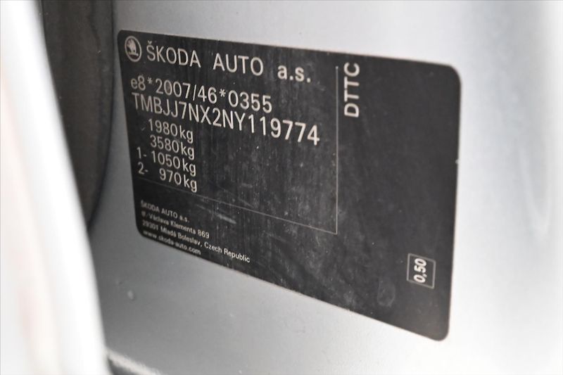 Škoda Octavia 2,0 TDI 110kW DSG Ambition Zár - fotka 10 z 24