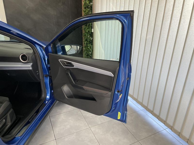 Seat Arona 1.0 TSi FR  ČR 1.MAJ ZÁRUKA  - fotka 12 z 26