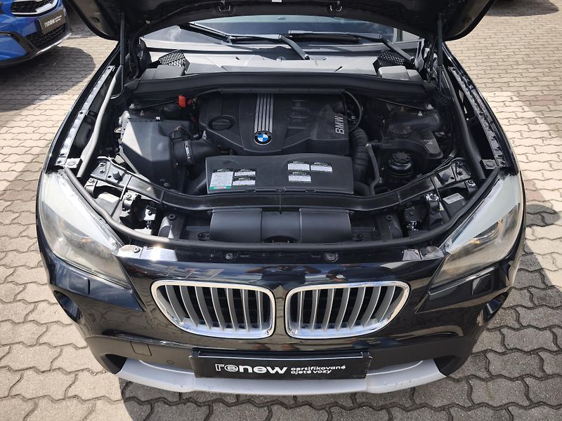 BMW X1 2011 ČR 2.0d 150kW 2.MAJITEL - fotka 18 z 34