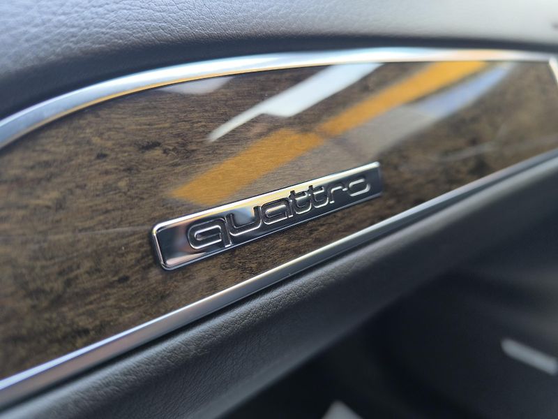 Audi A6 (2005) 3.0 TDi ZACHOVALÉ - fotka 21 z 28