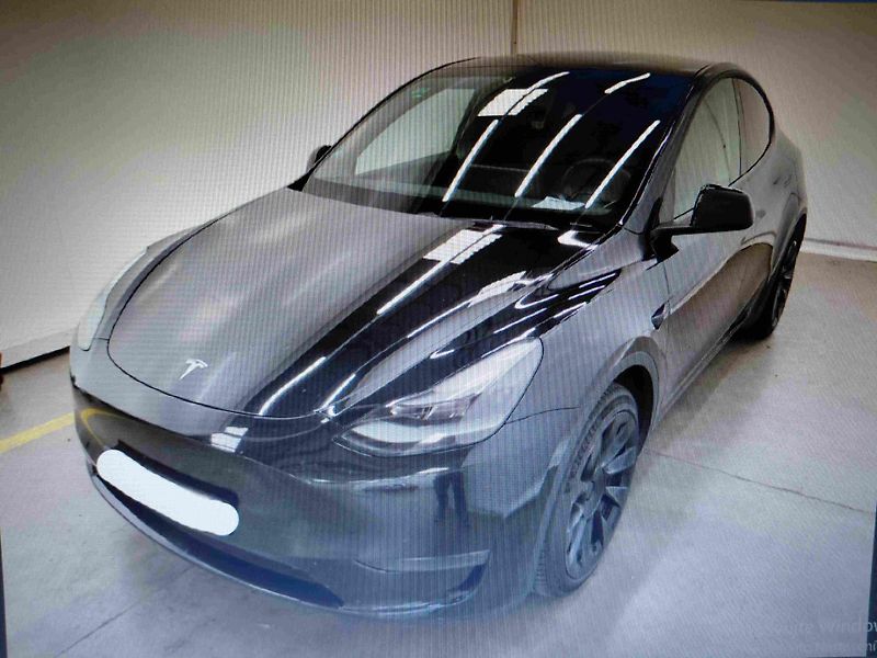 Tesla Model Y (2023) AWD Long Range    PŘIPRAVUJEME - fotka 2 z 10