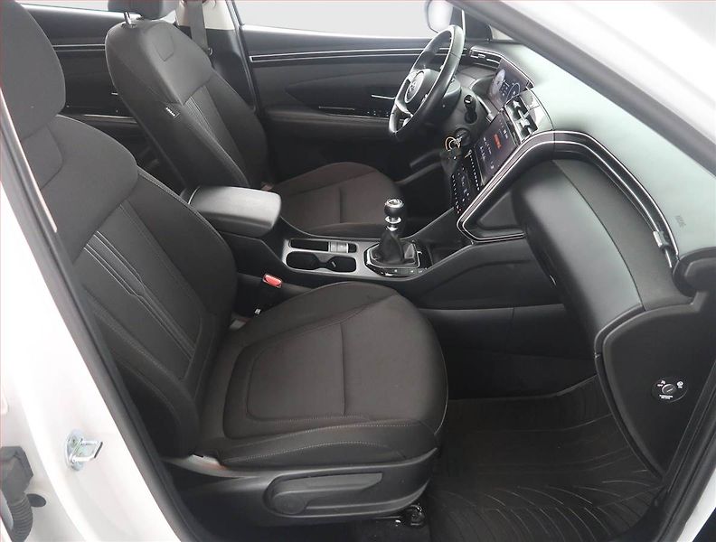 Hyundai Tucson (2021) 1.6 T-GDI - fotka 9 z 14