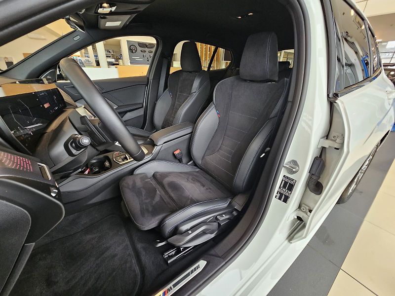 BMW Řada 1 118d - fotka 16 z 31