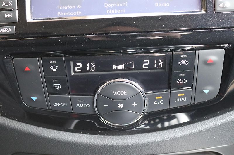 Nissan Navara 2.3dCi 4X4 AT 140kW DPH - fotka 32 z 50