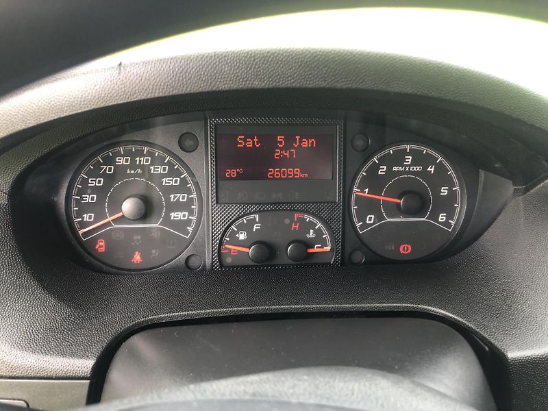 Peugeot Boxer (2020) 2.2HDi najeto pouze 26000 km ! - fotka 13 z 17
