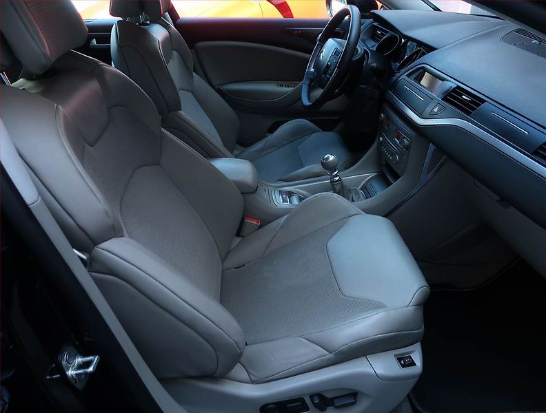 Citroën C5 (2010) 2.0 HDi, Serv.kniha, po STK - fotka 9 z 17
