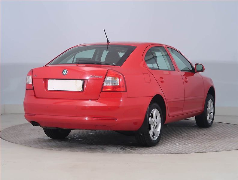 Škoda Octavia (2011) Ambiente 1.4 TSI, Serv.kniha - fotka 5 z 17