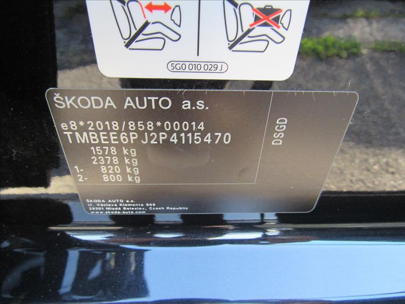 Škoda Fabia 1,0 MPi Ambition - fotka 28 z 29