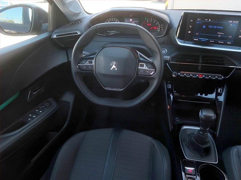 Peugeot 208 (2021) Allure 1.2 PureTech - fotka 7 z 17