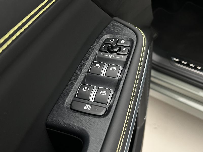 Lynk & Co 01 MORE PHEV AUT CZ 1.maj - fotka 49 z 50