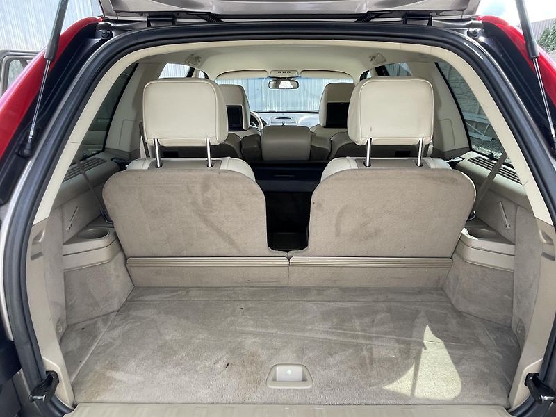 Volvo XC90 2.5TDi D5 200PS AWD R-DESIGN!! - fotka 122 z 180