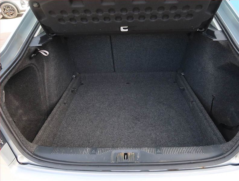 Škoda Octavia (2009) 2.0 TDI, po STK, oblíbený vůz - fotka 13 z 14