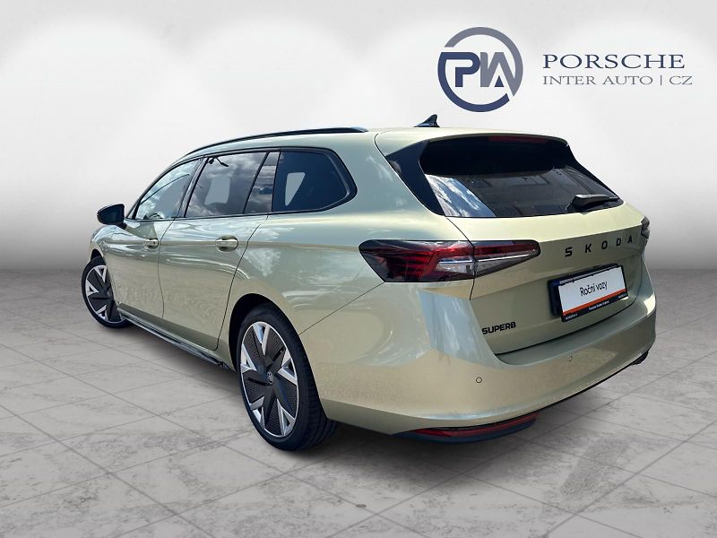 Škoda Superb Sportline 2.0 TDI 110kw DSG Co - fotka 7 z 29