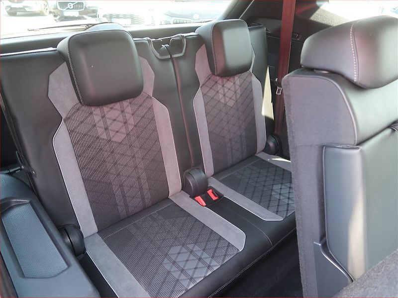 Volkswagen Tiguan Allspace (2022) R-Line 2.0 TDI - fotka 16 z 21