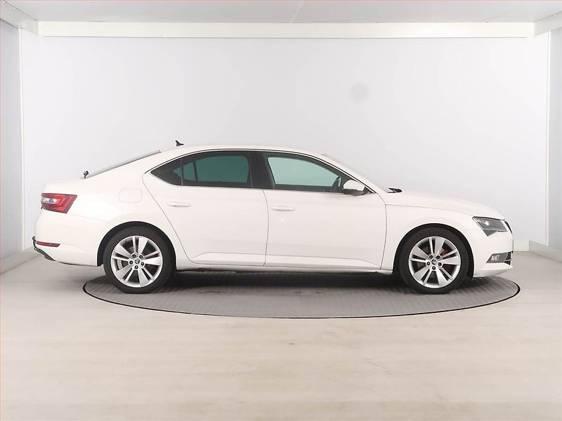 Škoda Superb (2016) Style 2.0 TDI 4x4, 4X4 - fotka 6 z 23