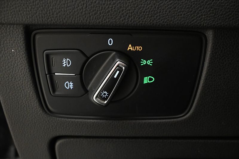 Volkswagen Passat 1,5 TSI 110kW DSG Business Plu - fotka 19 z 22