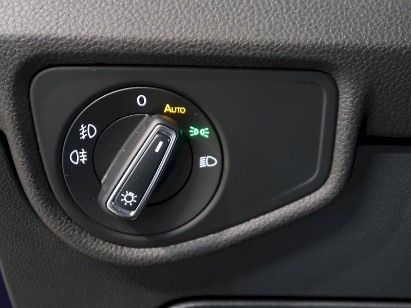Volkswagen Touran (2023) HIGHLINE 2.0TDI 110KW DSG - fotka 33 z 37