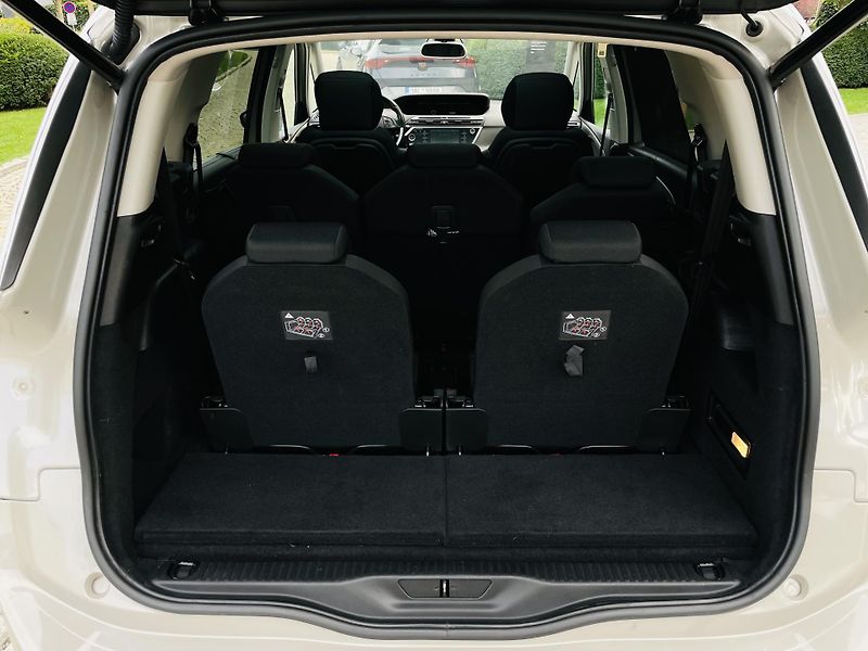 Citroën Grand C4 Picasso 2.0HDi MAN 7MÍST KAMERA TAŽNÉ - fotka 22 z 45