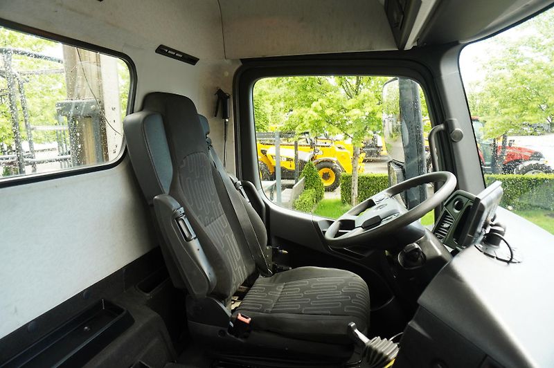Mercedes-Benz (2020) Arocs 3236 8×4 / Crane Fassi - fotka 22 z 24
