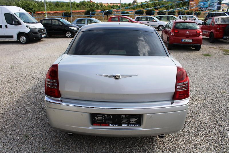 Chrysler 300C (2007) REZERVACE - fotka 6 z 17