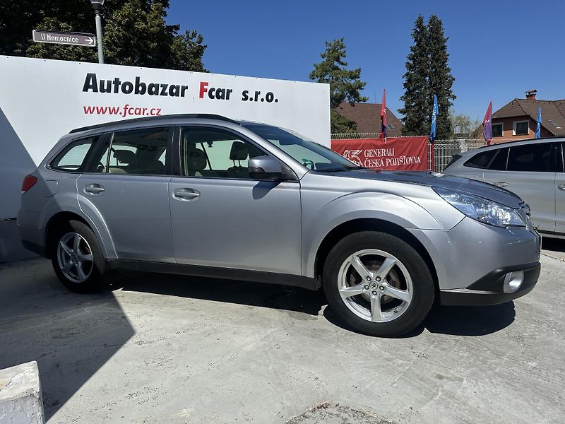 Subaru Outback (2012) 2.0 D 4x4 manual  - fotka 4 z 30